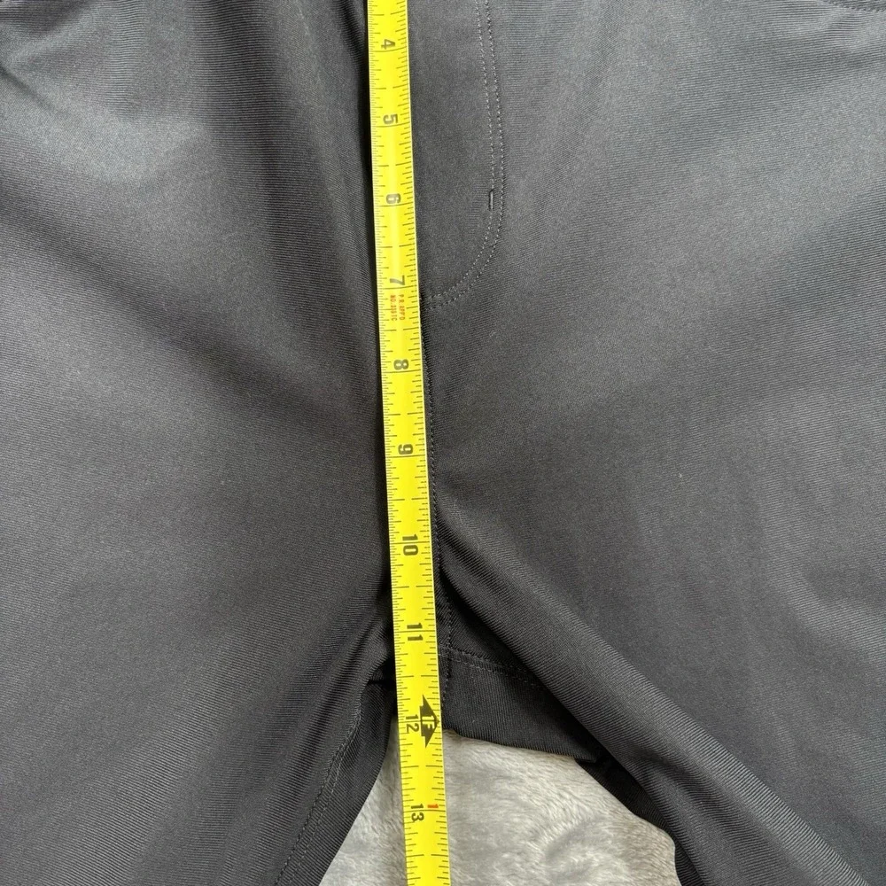 Vuori Meta Pants Mens 34x31 Black Performance Stretch Golf Travel V430